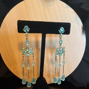 NWOT Silvertone blue faux pearls and cz chandelier